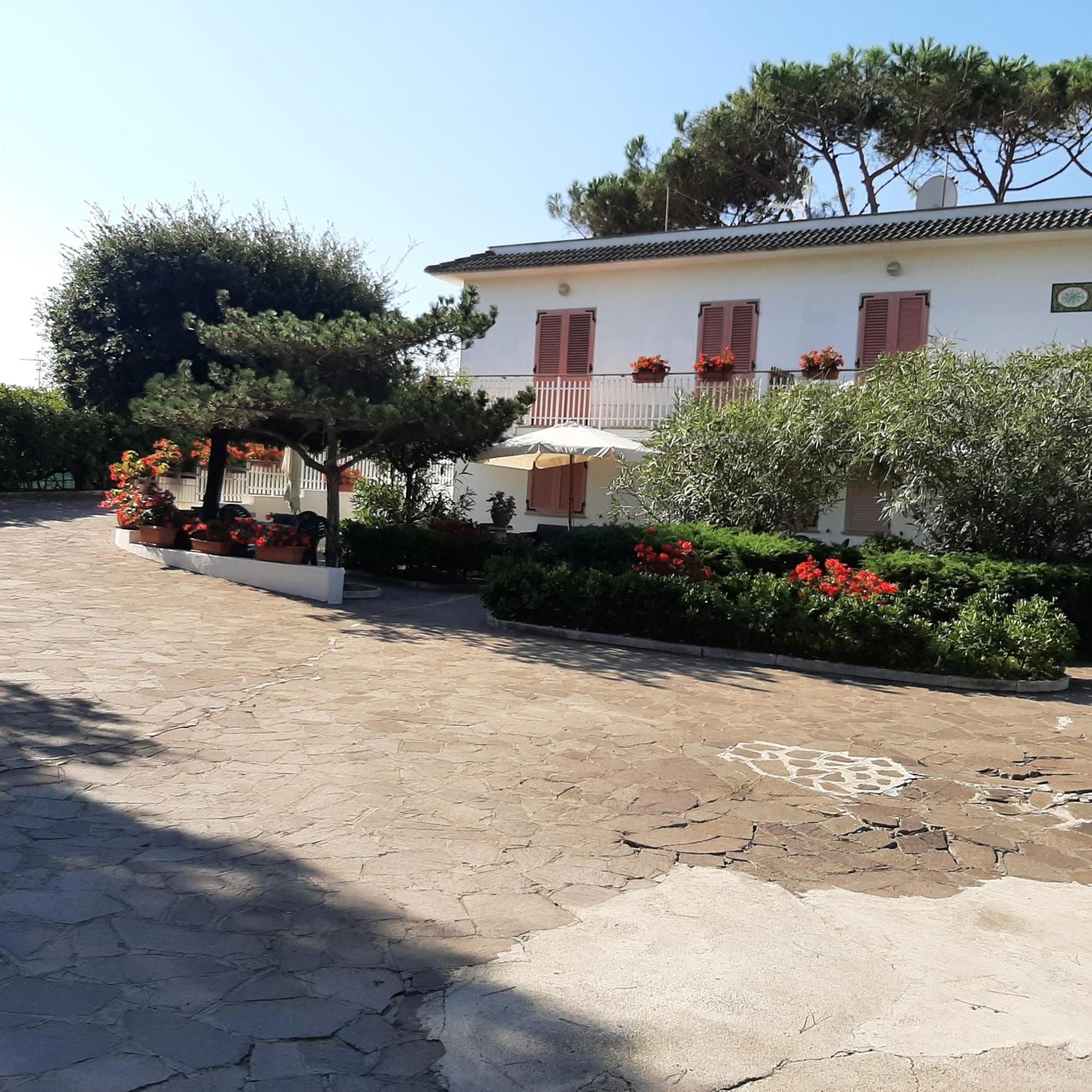 Appartamento In Villa Valentini, Fronte Mare, Giardino E Parcheggio Privato, Wifi, Dotato Di Tutti I Confort, Nel Golfo Di Gaeta Minturno Zewnętrze zdjęcie